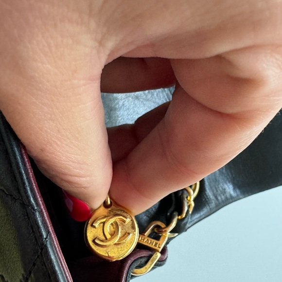 Chanel Vintage Quilted Square Single Flap Handbag Lambskin Black Great Condition - Picture 11 of 16